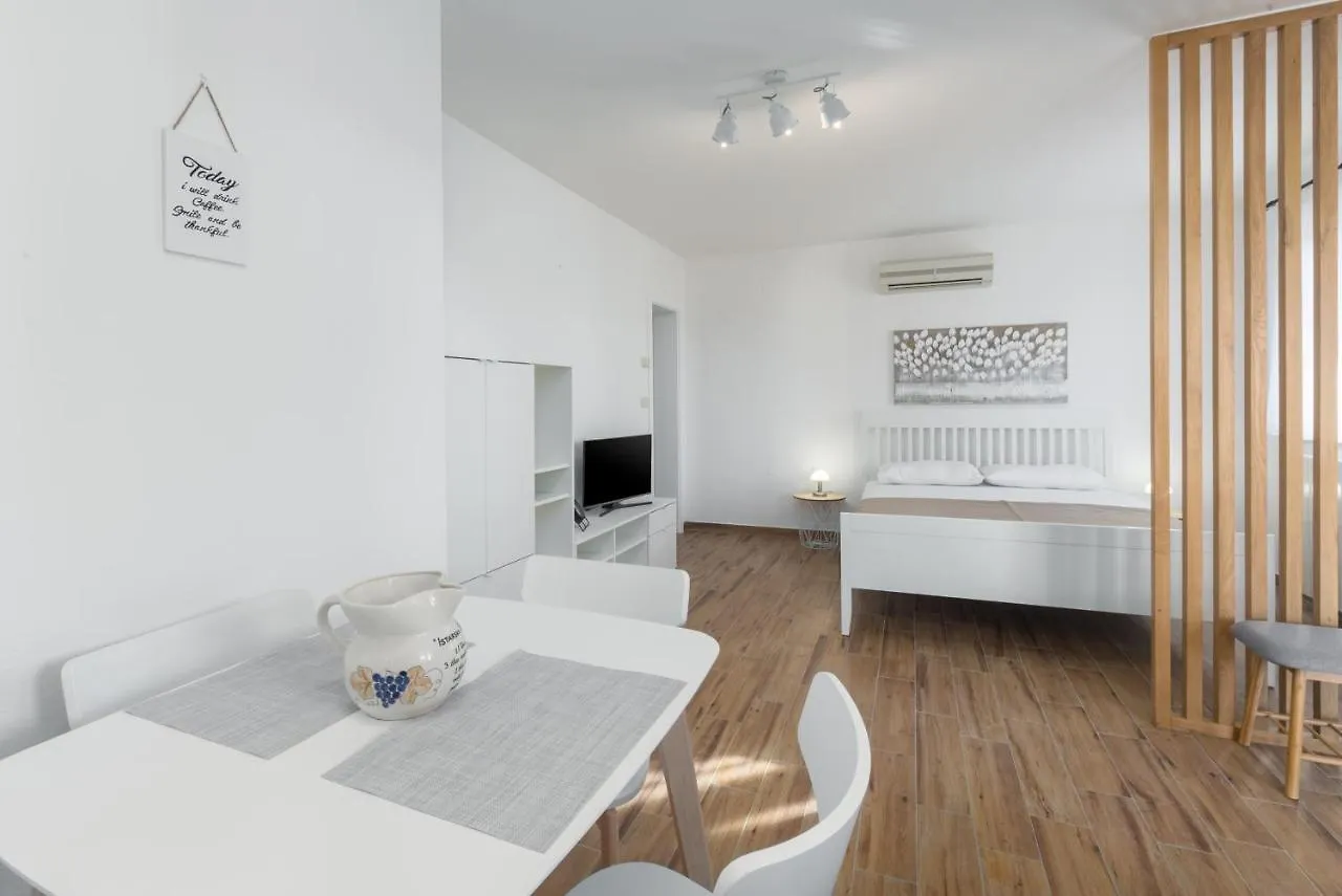 Apartmani Martincic Novigrad  0*, Novigrad (Istria) Croatia